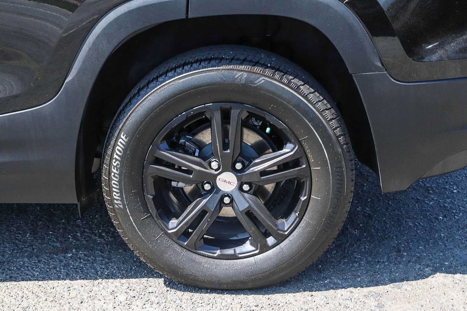 Used 2024 GMC Terrain SLE AWD/4WD image 13
