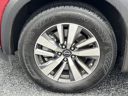 Certified 2025 Nissan Pathfinder SL image 31