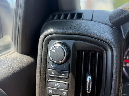Used 2019 Chevrolet Silverado 1500 Custom Trail Boss AWD/4WD image 30