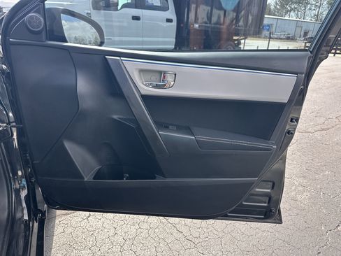 Used 2015 Toyota Corolla LE image 15