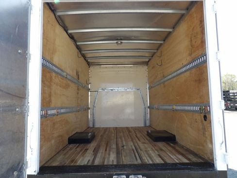 Used 2018 Chevrolet Express 3500 w/ Driver Convenience Package image 37