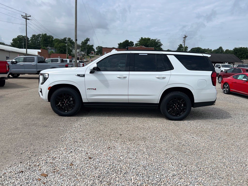 Used 2023 GMC Yukon AT4 w/ AT4 Premium Package AWD/4WD image 5