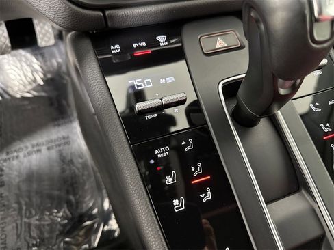 Certified 2022 Porsche Macan S image 31