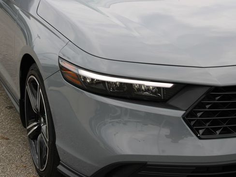 Used 2024 Honda Accord Sport image 3