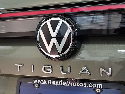 Certified 2026 Volkswagen Tiguan SEL R-Line AWD/4WD image 30