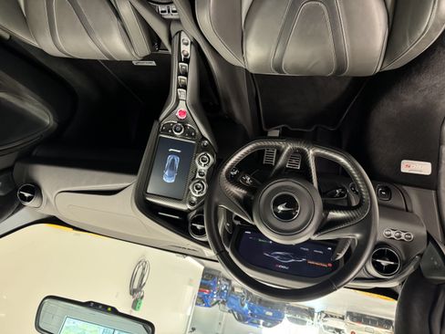 Used 2022 McLaren 720S Spider RWD image 9
