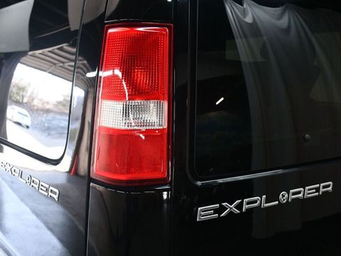 Used 2018 GMC Savana 2500 Extended w/ Enhanced Convenience Package RWD image 15