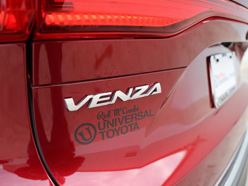 Certified 2024 Toyota Venza XLE image 12