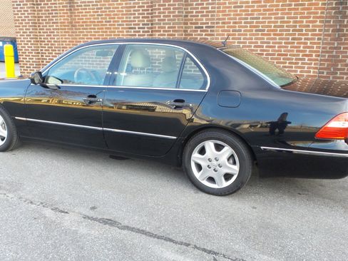 Used 2004 Lexus LS 430 image 2