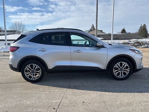 Used 2020 Ford Escape SEL image 2