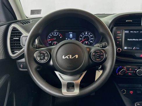 Used 2022 Kia Soul LX FWD image 11