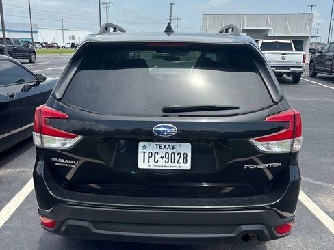 Used 2023 Subaru Forester Premium AWD/4WD image 4