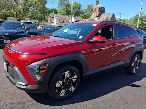 Used 2024 Hyundai Kona SEL AWD/4WD image 3