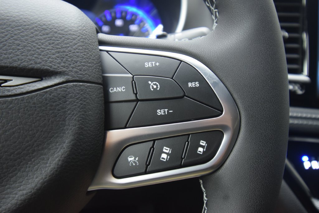 New 2027 Chrysler Pacifica Select FWD image 22