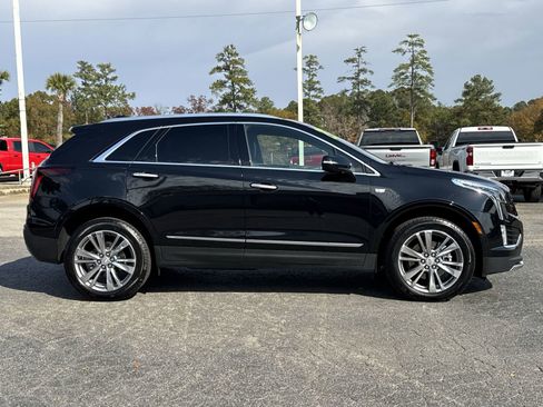 Used 2025 Cadillac XT5 Premium Luxury image 11