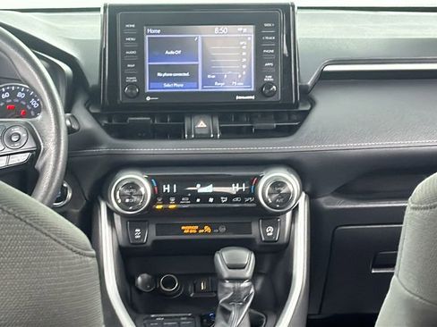 Used 2022 Toyota RAV4 XLE image 16