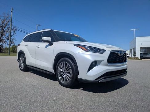 Used 2022 Toyota Highlander Platinum image 1