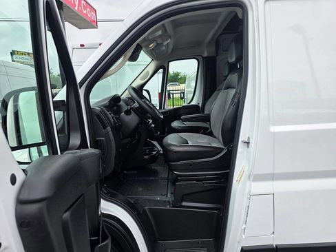 Used 2025 RAM ProMaster 3500 w/ Convenience Group FWD image 14