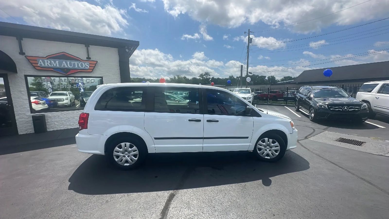 Used 2014 Dodge Grand Caravan American Value Package FWD image 8
