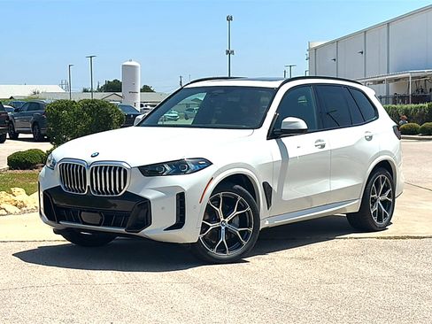 New 2026 BMW X5 sDrive40i w/ M Sport Package RWD image 2