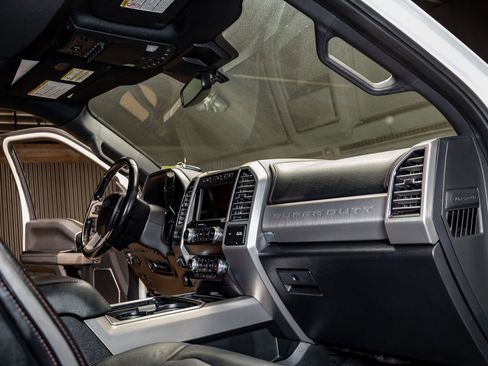 Used 2020 Ford F350 Platinum image 19