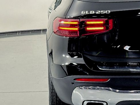 New 2025 Mercedes-Benz GLB 250 image 14