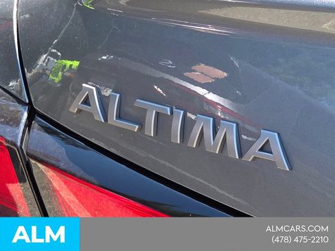 Used 2025 Nissan Altima 2.5 SV FWD image 12
