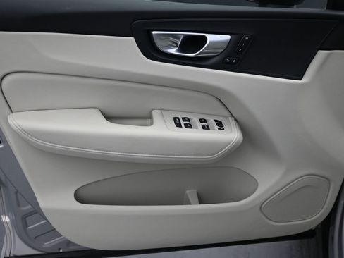 Certified 2024 Volvo XC60 B5 Plus AWD/4WD image 5