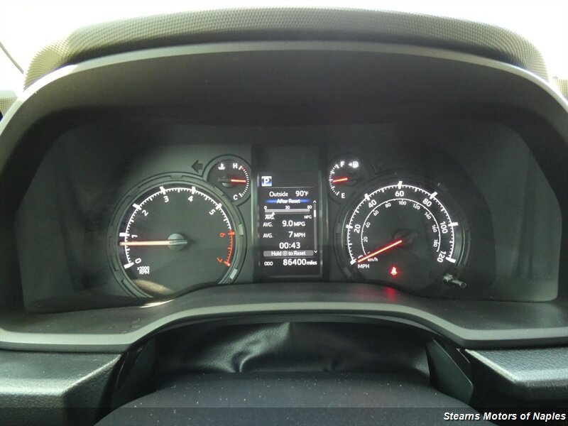 Used 2020 Toyota 4Runner SR5 AWD/4WD image 21