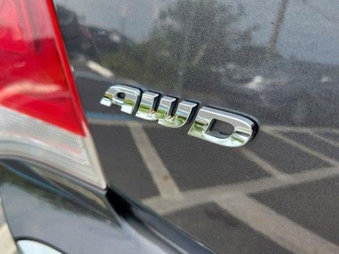 Used 2018 Chrysler 300 Touring L AWD/4WD image 25