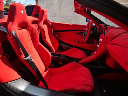 Used 2022 McLaren 765LT RWD image 11