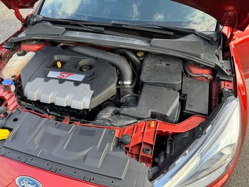 Used 2018 Ford Focus ST image 60