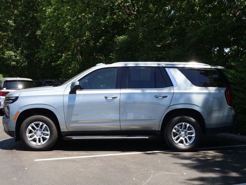 Used 2025 Chevrolet Tahoe LT AWD/4WD image 4