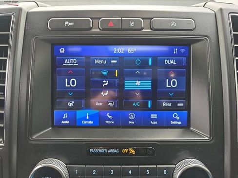 Used 2020 Ford Expedition Limited image 32