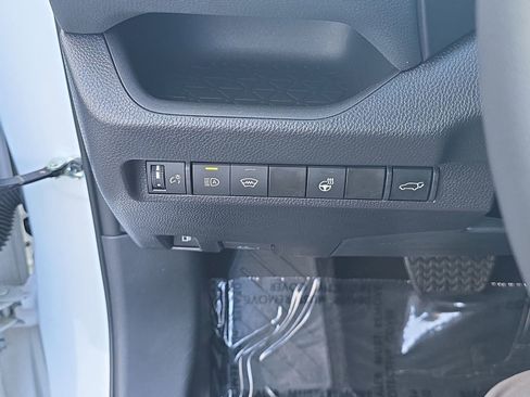 Used 2024 Toyota RAV4 XLE image 32