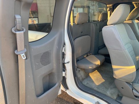 Used 2018 Nissan Frontier S image 22