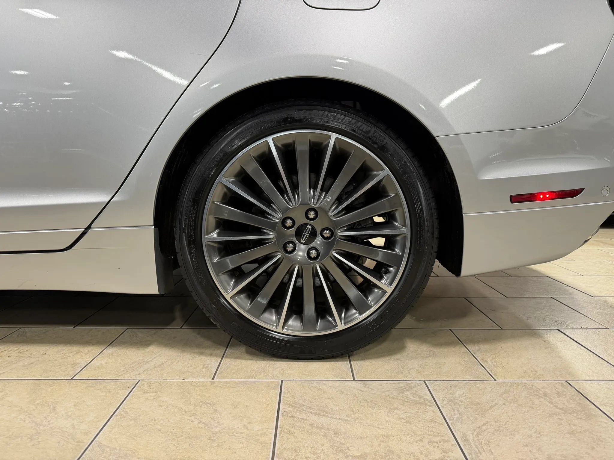 Used 2013 Lincoln MKZ FWD image 37