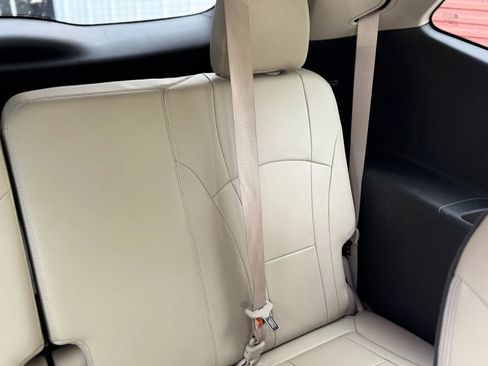 Used 2019 Buick Enclave Essence image 17