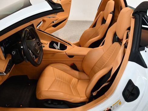 Used 2022 Chevrolet Corvette Stingray Premium Conv w/ Z51 Performance Package RWD image 34
