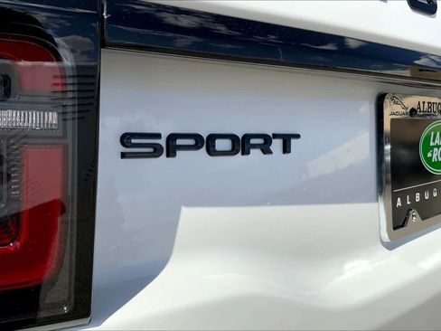 New 2025 Land Rover Discovery Sport Dynamic SE image 15