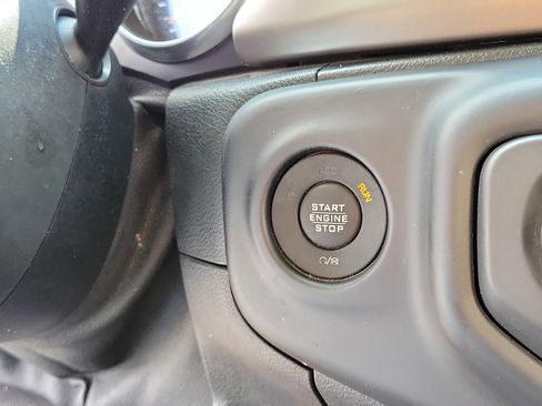 Used 2019 Jeep Wrangler Sport image 25