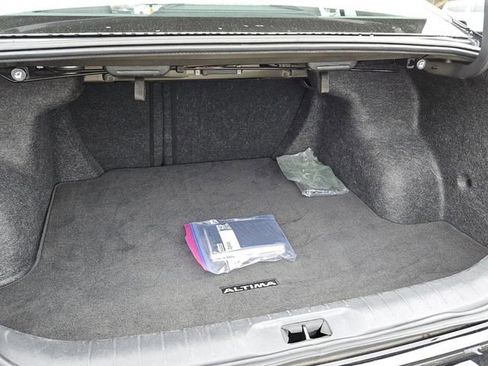 Used 2024 Nissan Altima 2.5 SV image 6