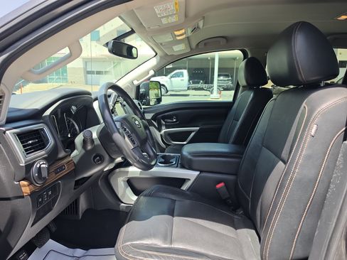 Used 2016 Nissan Titan SL AWD/4WD image 10