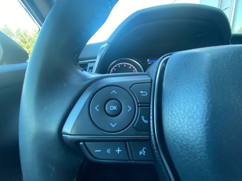 Used 2024 Toyota Camry SE FWD image 19
