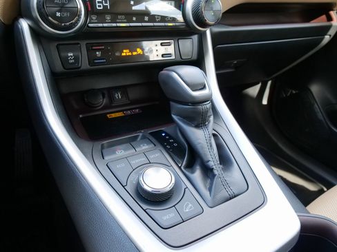 Used 2023 Toyota RAV4 Limited image 26