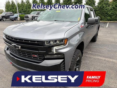 Used 2021 Chevrolet Silverado 1500 LT Trail Boss w/ Convenience Package II AWD/4WD image 1