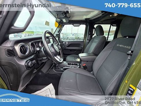 Used 2021 Jeep Gladiator Overland w/ Cold Weather Group AWD/4WD image 17