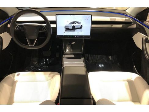 Used 2026 Tesla Model Y Long Range image 21
