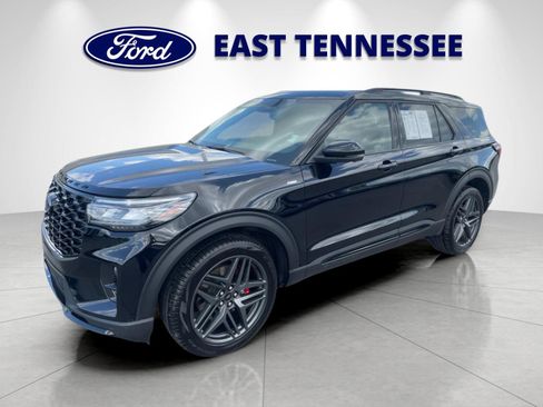 Used 2025 Ford Explorer ST-Line w/ ST-Line Street Pack AWD/4WD image 7