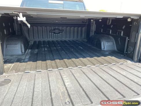 Used 2023 Chevrolet Silverado 1500 LT Trail Boss w/ LT Trail Boss Premium Package AWD/4WD image 9